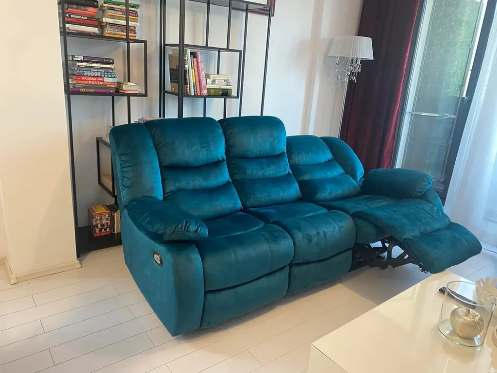 retapitare riclainer cu trei locuri de renov Art Bucuresti